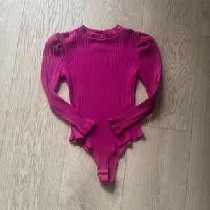 FARM RIO Ribbed Long Sleeve Bodysuit in Pink